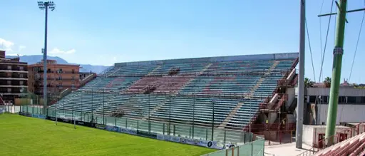 Reggio, 45enne trovato impiccato alla porta di calcio del \"Granillo\"