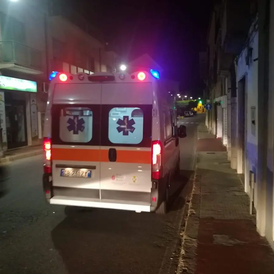 Reggio, incidente fatale tra due auto in via San Francesco: morto 60enne