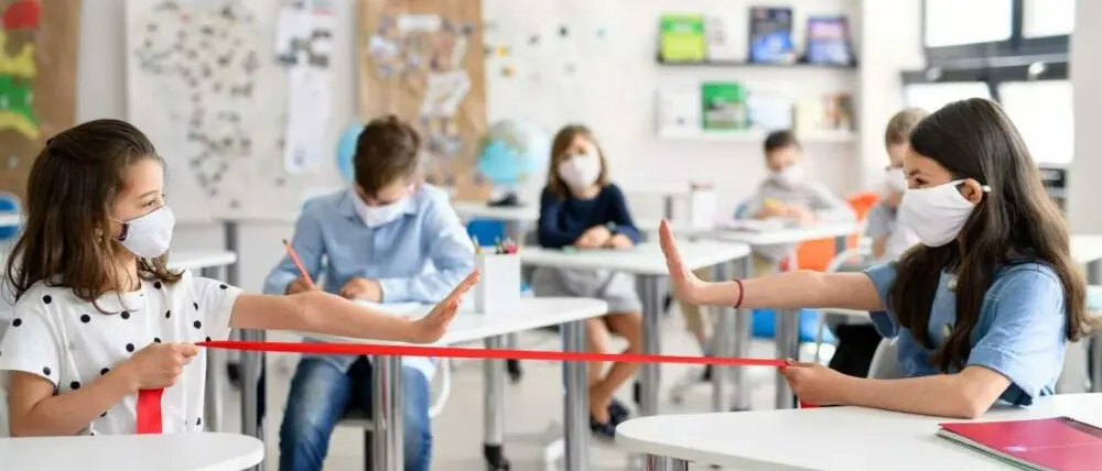 Coronavirus, a Reggio cala l'età dei contagiati. E l'avvio della scuola è un rebus