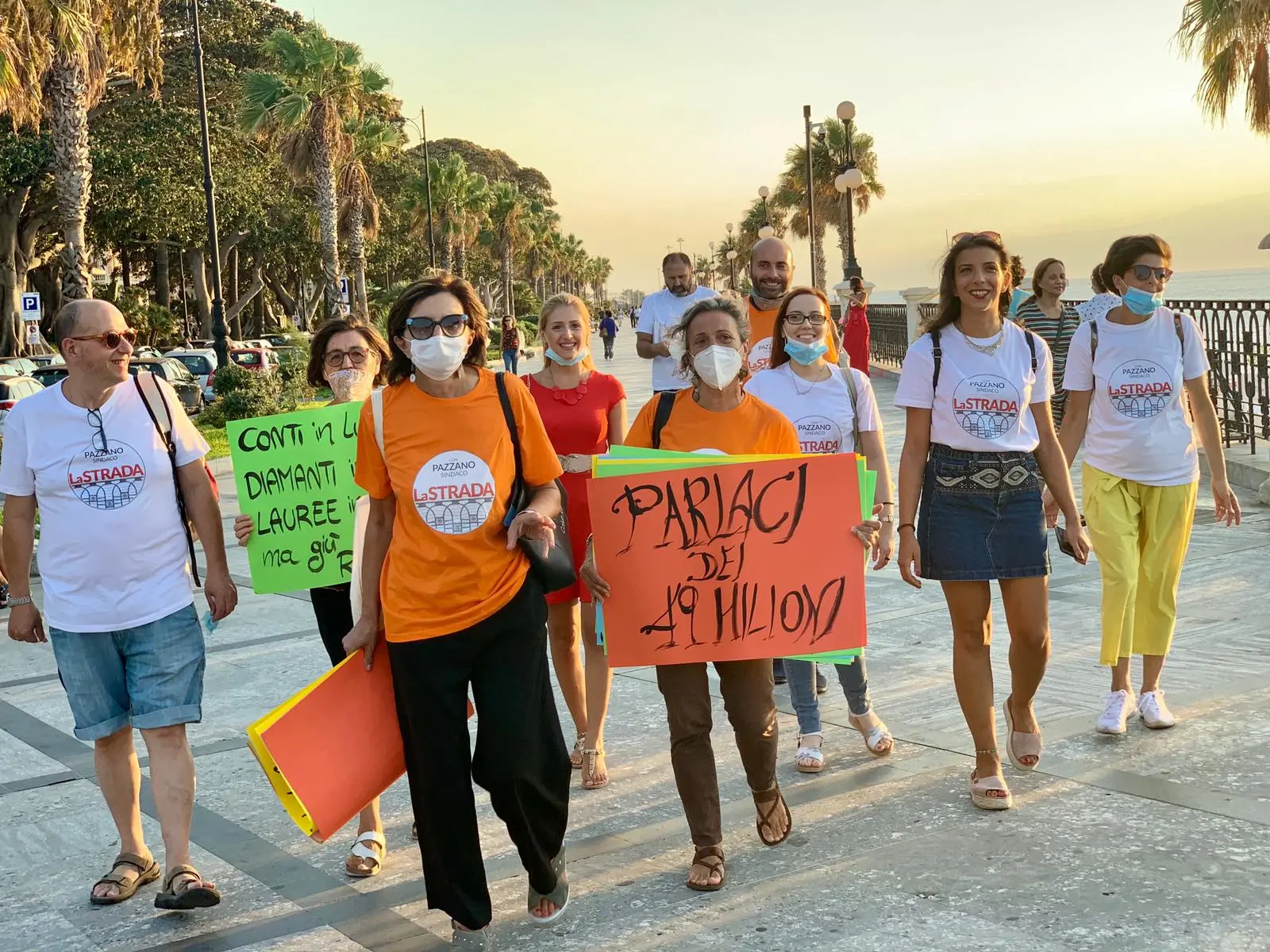 Elezioni a Reggio Calabria, sul lungomare il sit-in anti-Salvini de \"La Strada\"