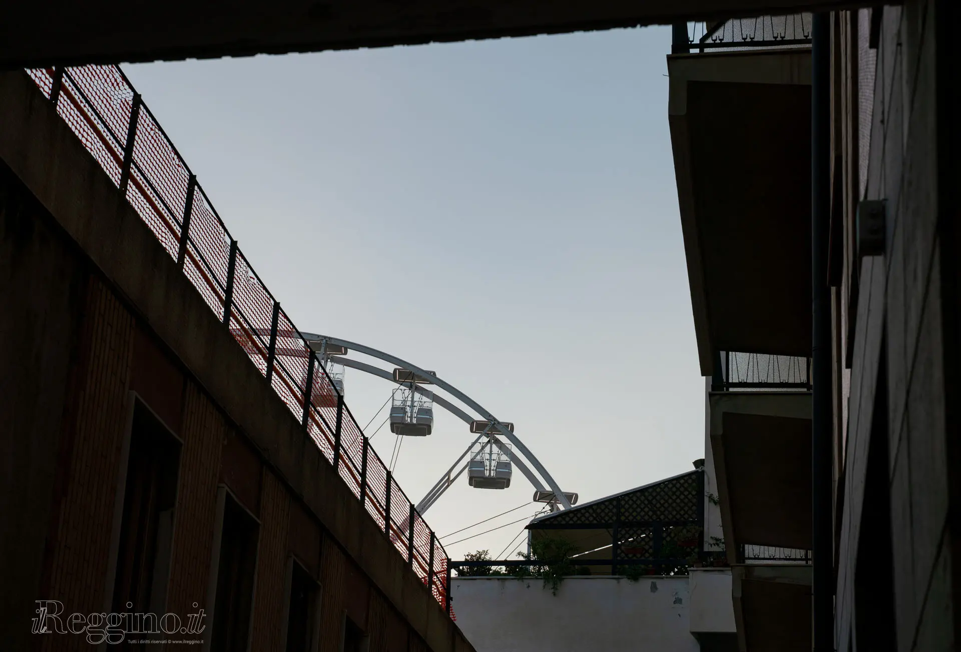 TRA I PALAZZI