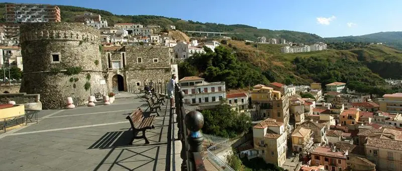 Coronavirus, Pacifico: «I 29 turisti pugliesi positivi sono stati in altri luoghi calabresi»