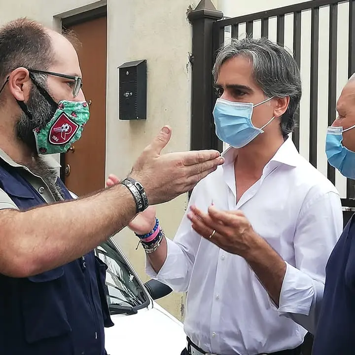 Elezioni Reggio Calabria, Falcomatà incontra i cittadini tra le vie di Sbarre