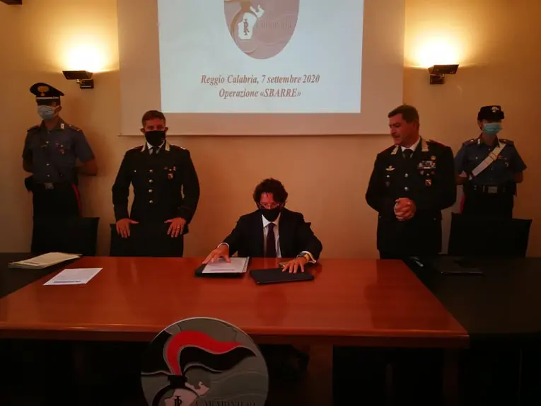 Reggio Calabria, sgominate due associazioni dedite al narcotraffico con base nel quartiere Sbarre. NOMI E DETTAGLI
