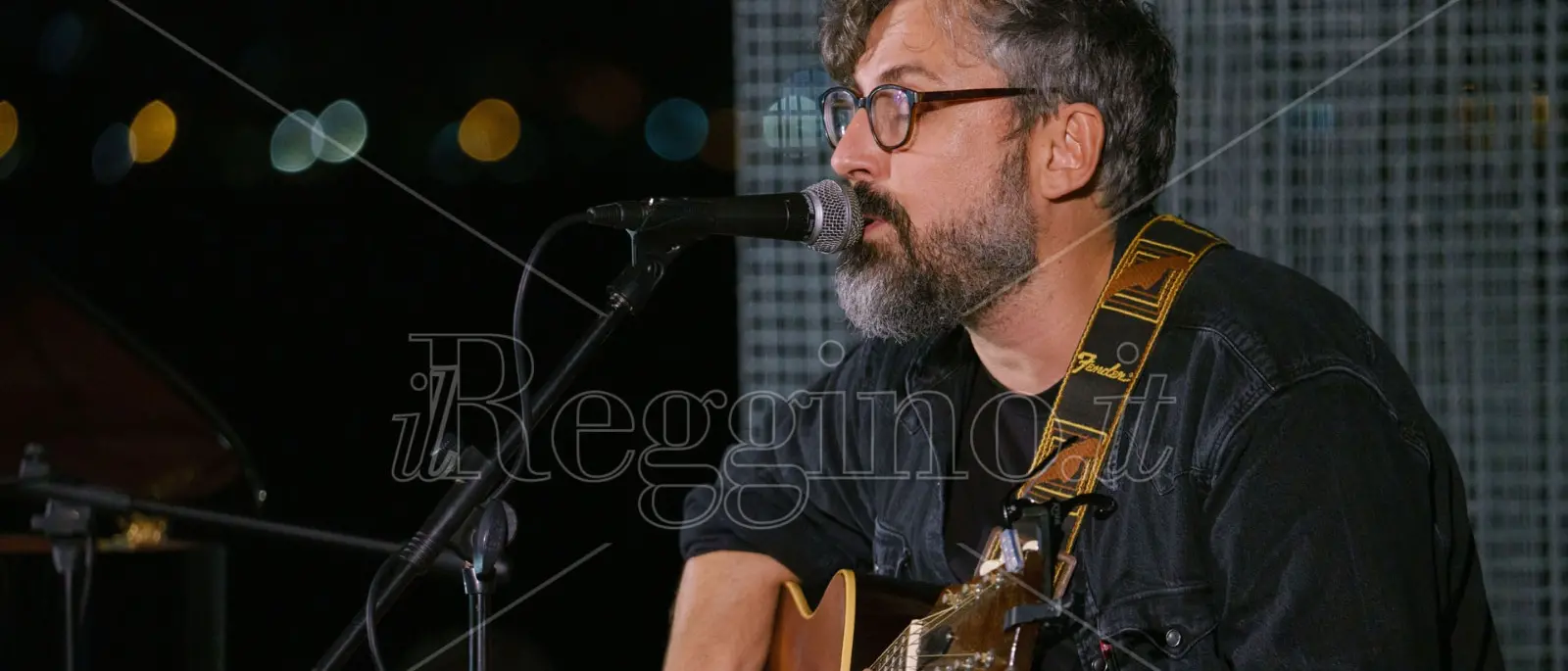 Brunori pronto per il Festival: «A Sanremo porto tutta la famiglia, ci sarà anche mia mamma»