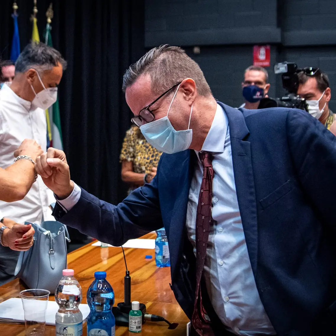 Elezioni Reggio, Klaus Davi sfida gli 'ndranghetisti: «Vi rompo il culo»