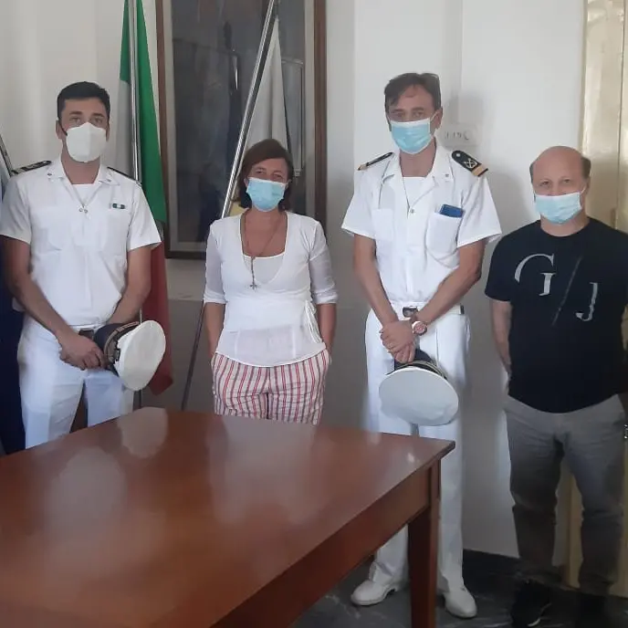 Villa San Giovanni, il saluto al comandante Scaldaferri della Guardia costiera