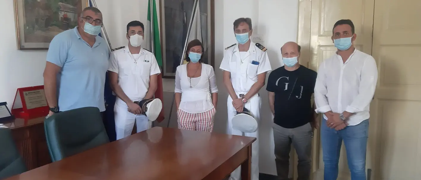 Villa San Giovanni, il saluto al comandante Scaldaferri della Guardia costiera