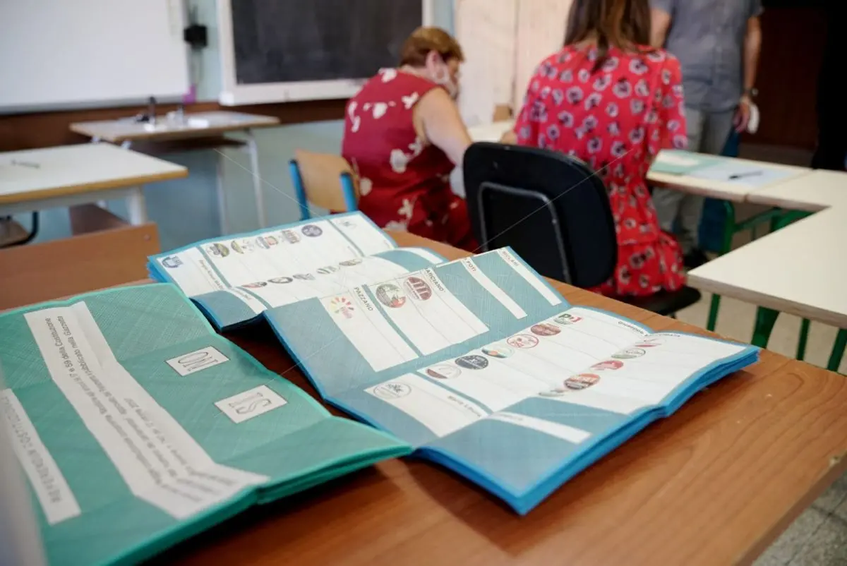 Amministrative in Calabria, migliaia di candidati in corsa: 79 comuni al voto, per 5 possibile ballottaggio\n