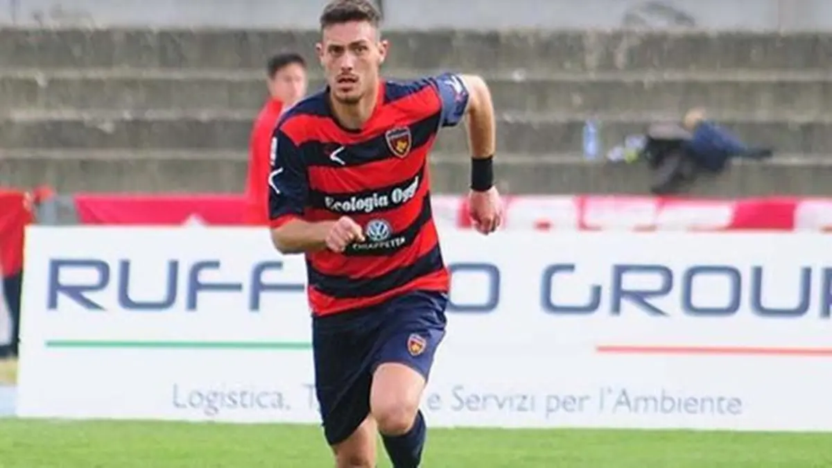 Calcio, la Reggina cede Edoardo Blondett all'Alessandria