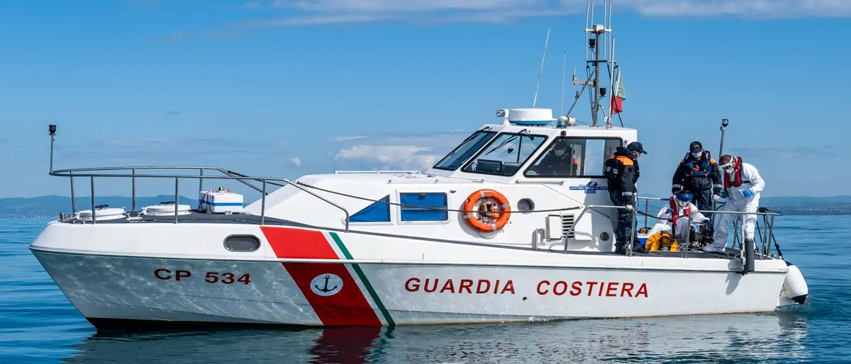 Gioia Tauro, capitaneria di porto presta soccorso a imbarcazione partita da Villafranca