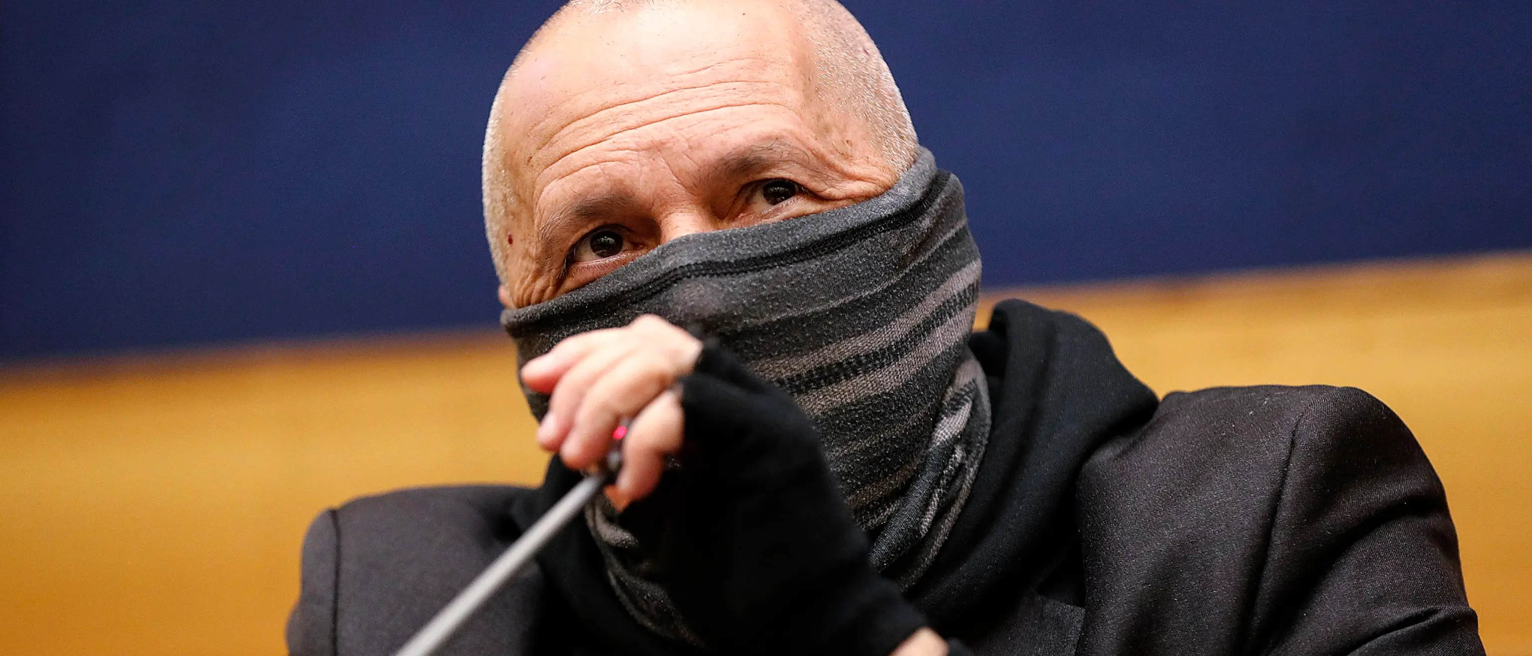 Fuoco all'impianto rifiuti di Siderno, De Caprio invia Arpa e Protezione Civile