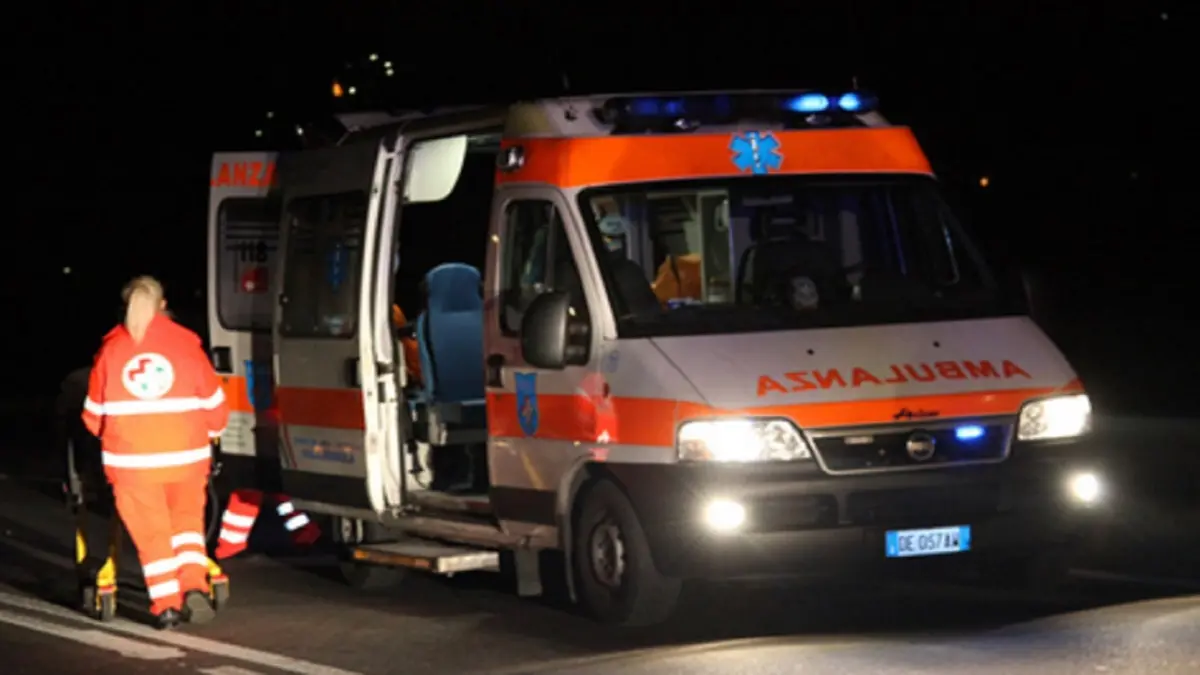 Germania, sindaca di Herdecke gravissima dopo accoltellamento: fermato il figlio 15enne