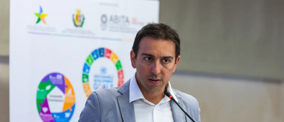 Aeroporto Reggio, Castorina formalizza nuova richiesta per un consiglio comunale aperto