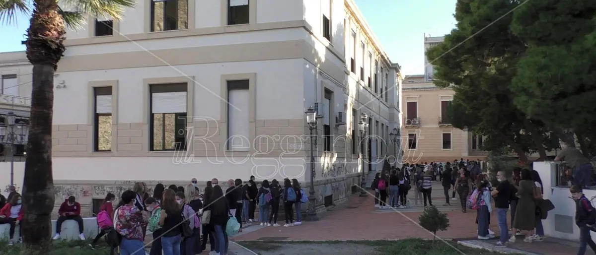 Reggio Calabria, scuola: tra distanziamenti e mascherine da oggi il ritorno in classe