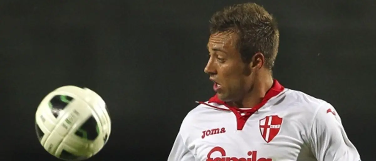 Calcio, il difensore Thiago Cionek è il nuovo acquisto della Reggina