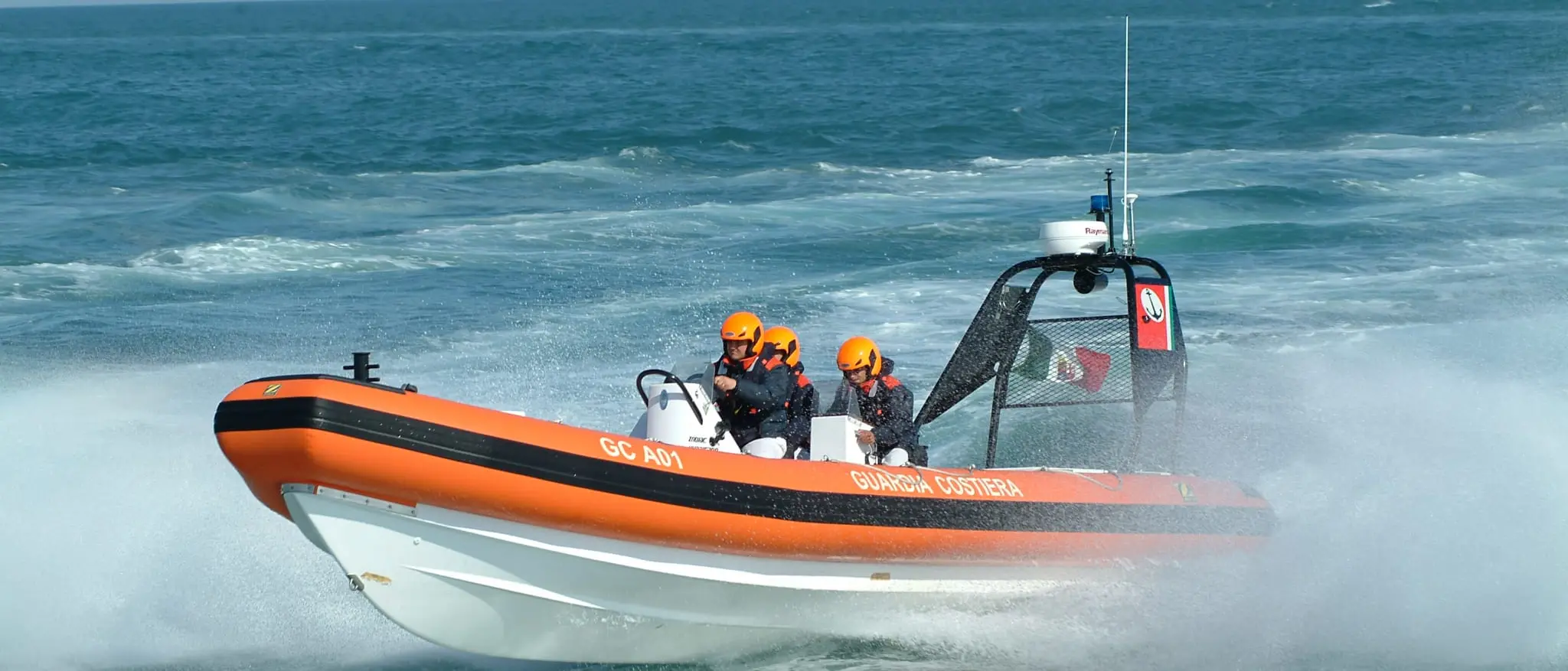 Scilla, pescavano con le bombole. La Guardia Costiera sequestra attrezzatura e pescato