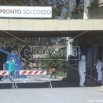 Coronavirus, a Gioia paziente positivo entra in ospedale. I medici: «In balia degli eventi»