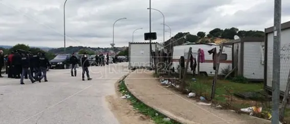 Coronavirus, a Rosarno 15 migranti positivi: cordone sanitario intorno al campo