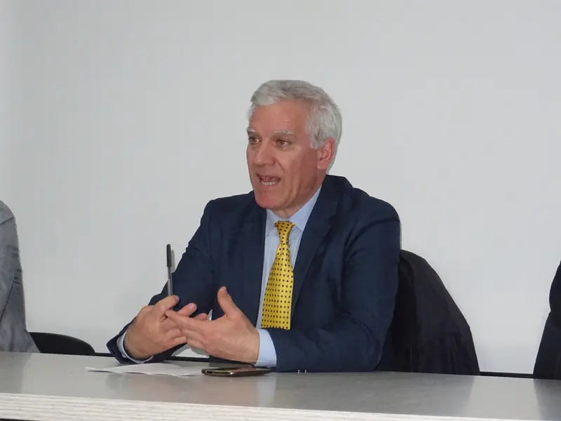Siderno, l'ex arbitro Stefano Archinà si candida a sindaco