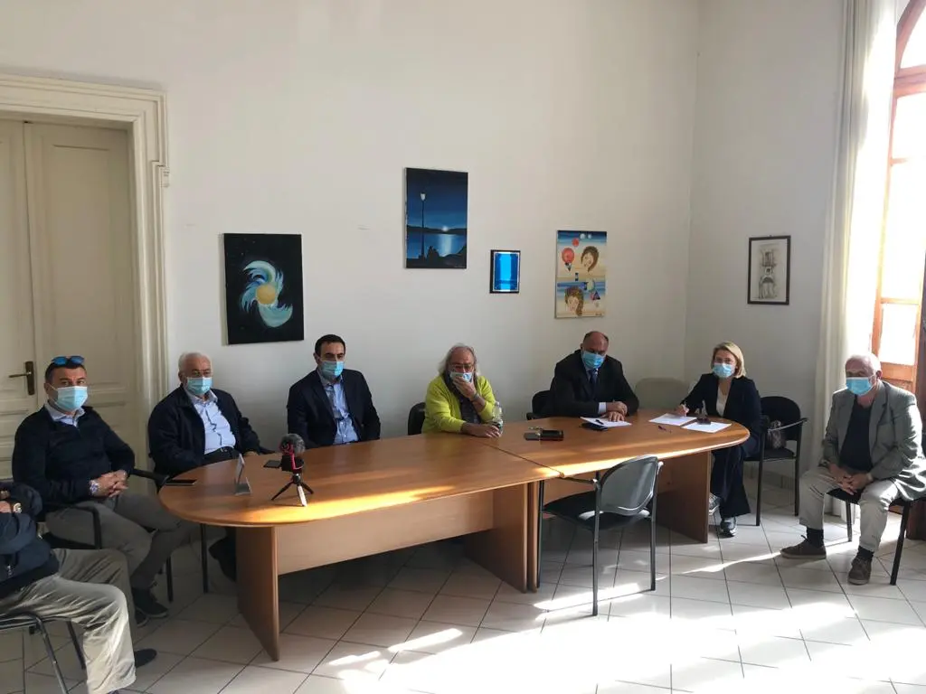 Coronavirus nella Locride, i sindaci: «Processare i tamponi in ospedale»