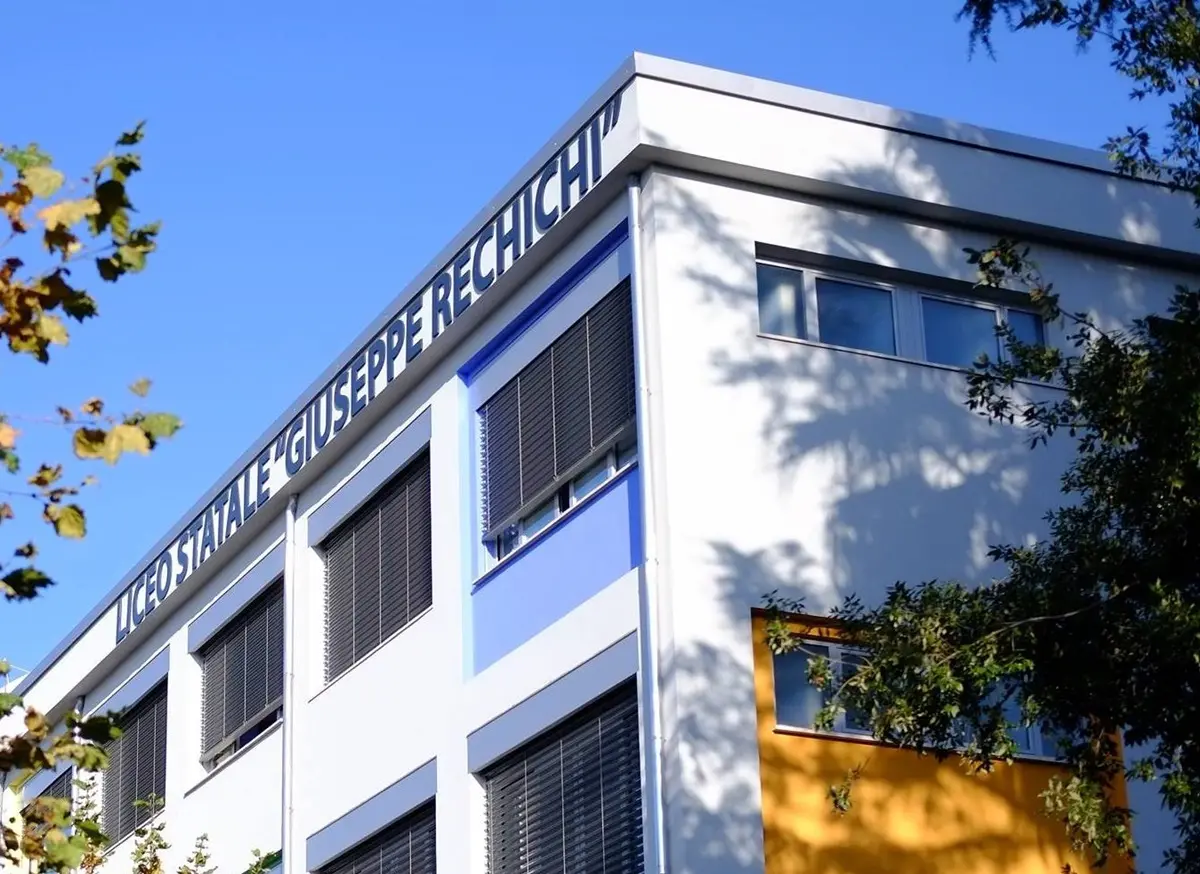 Coronavirus Polistena, positivo studente del liceo \"Rechichi\". In 28 in quarantena