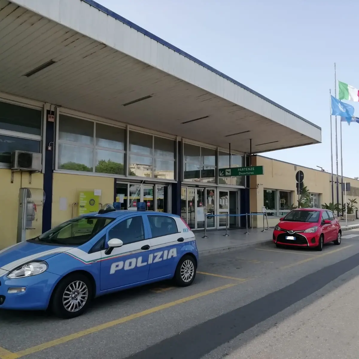 Reggio Calabria, ruba una valigia in aeroporto. Fermato dalla Polizia