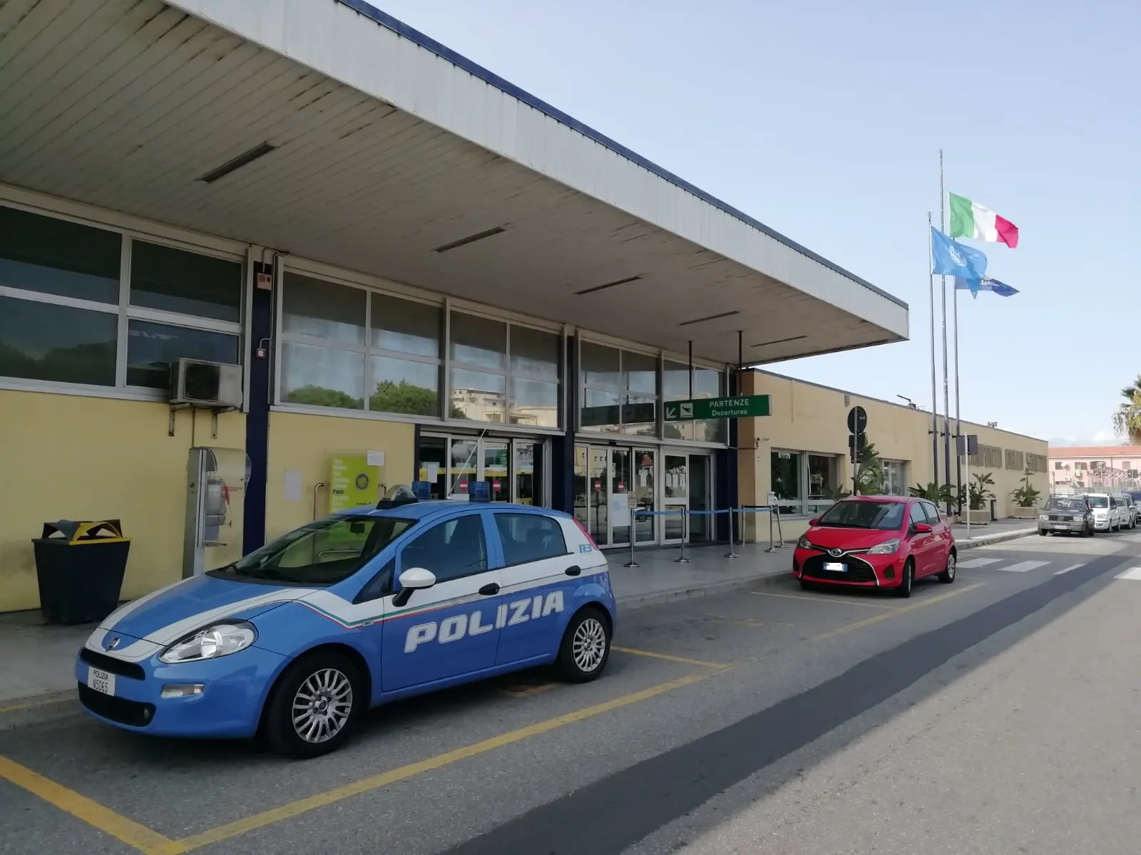 Reggio Calabria, ruba una valigia in aeroporto. Fermato dalla Polizia