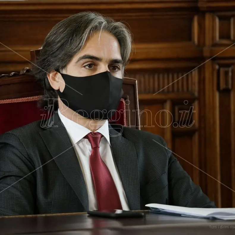 Falcomatà: «Ristoranti aperti alla sera per evitare assembramenti fuori dai locali»