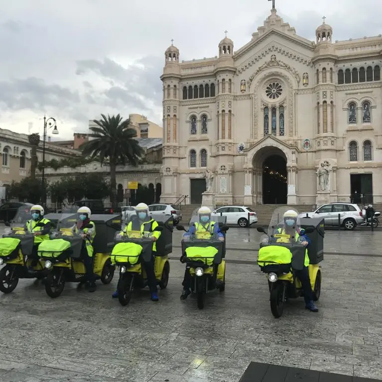 Poste Italiane, presentati a Reggio Calabria i tricicli elettrici