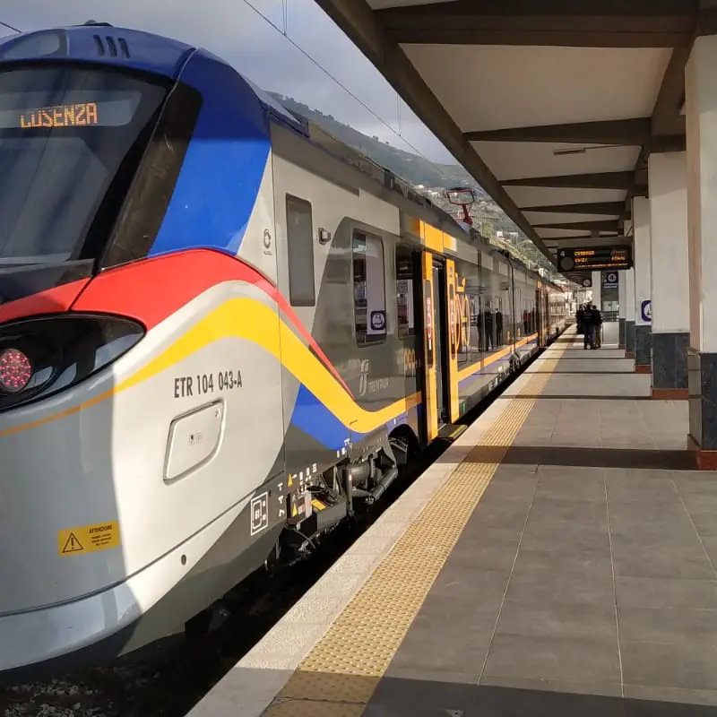 Trasporto pubblico, Staine: «Scoprire la Calabria con treni e bus. Arricchiti i collegamenti con le spiagge»