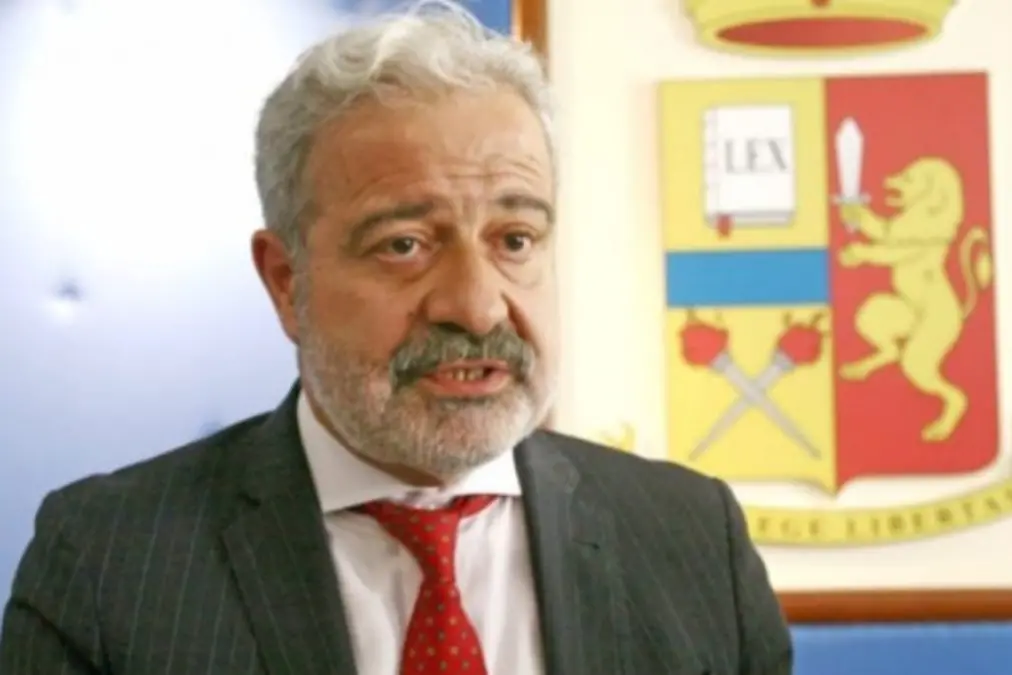 I 23 bilanci respinti e finiti in Procura: l’eredità del prefetto Longo pesa ancora sulla sanità calabrese (e la blocca)\n