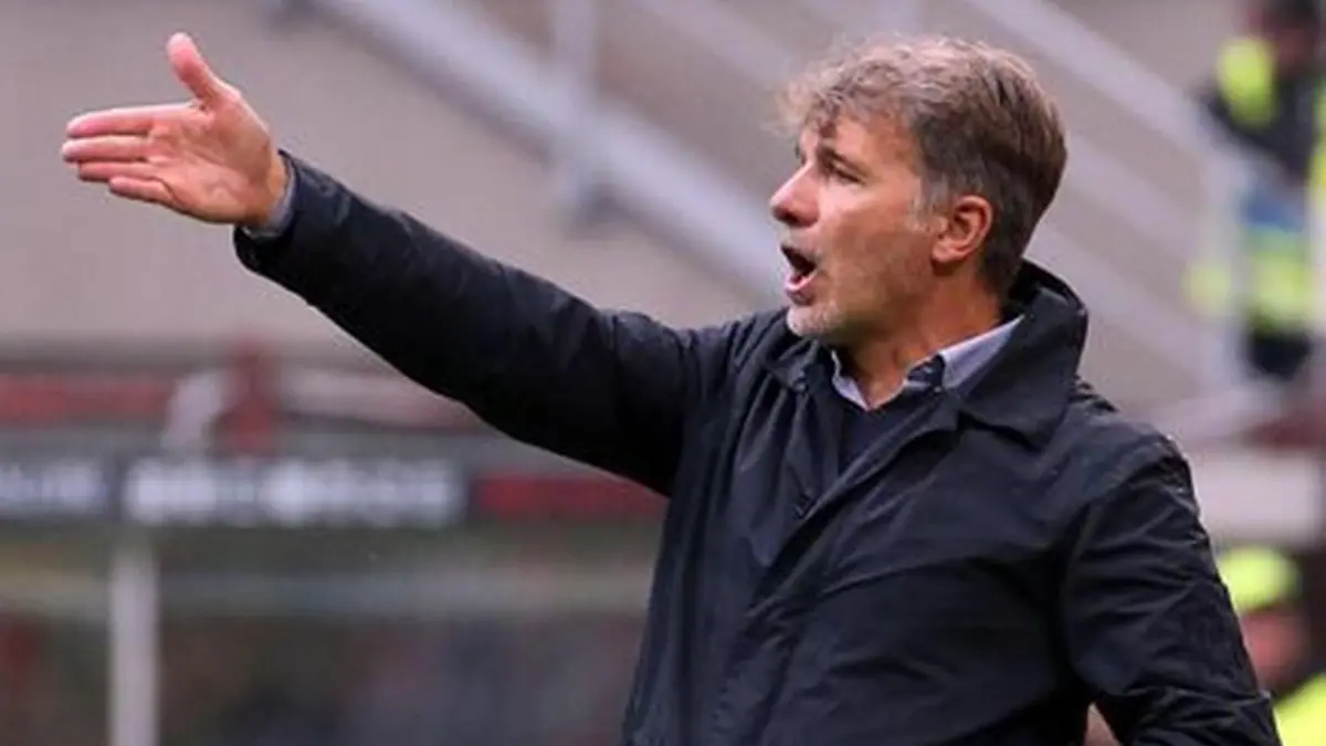 Frosinone\\'s coach Marco Baroni gestures during the Italian serie A soccer match between Ac Milan and Frosinone at Giuseppe Meazza stadium in Milan, 19 May 2019. ANSA / MATTEO BAZZI , ANSA