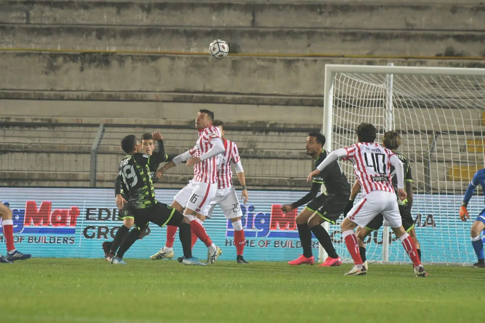 Serie B, la Reggina sfiora il colpaccio a Vicenza. Al \"Menti\" finisce 1-1