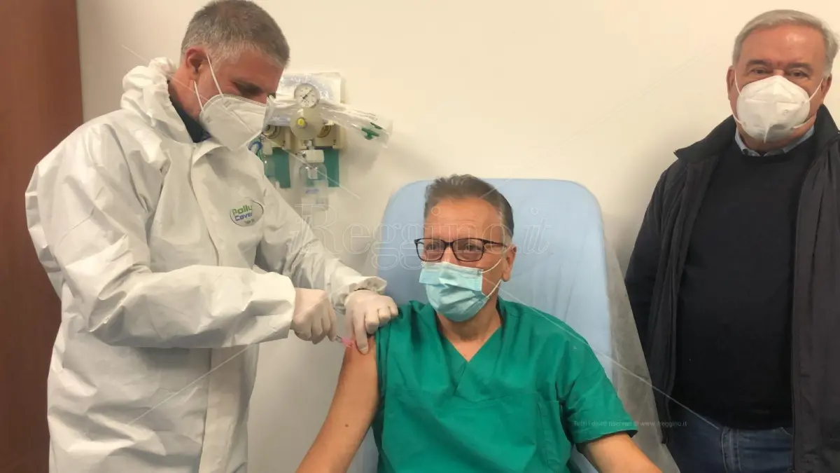 Vaccine-day, tutto pronto al Gom di Reggio Calabria. «Giornata storica»