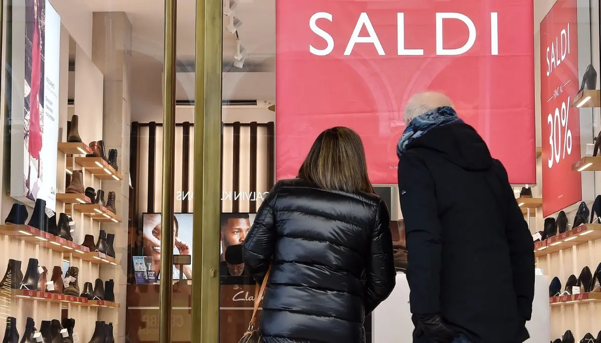 Saldi invernali al via a Reggio: cresce la spesa media e l’attrattività della città