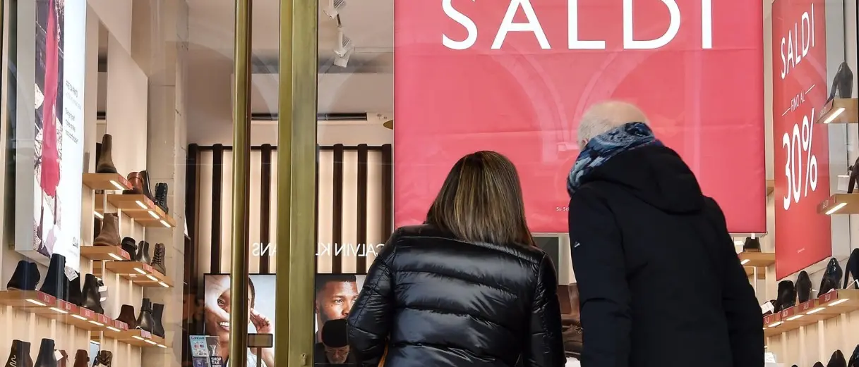 Saldi invernali al via a Reggio: cresce la spesa media e l’attrattività della città