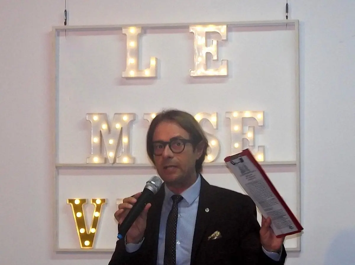 Domenica alle Muse confronto su \"Fili interrotti\" di Anna Maria Deodato