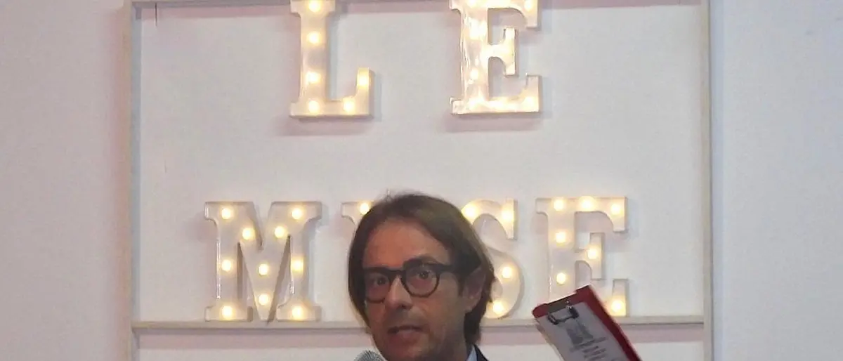 Domenica alle Muse confronto su \"Fili interrotti\" di Anna Maria Deodato