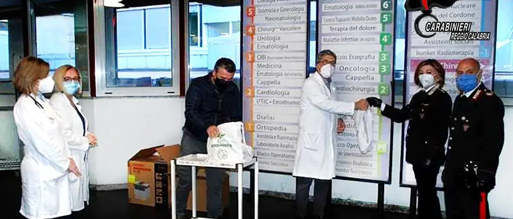 Reggio Calabria, Epifania in divisa al Gom. Dai carabinieri doni per i piccoli pazienti