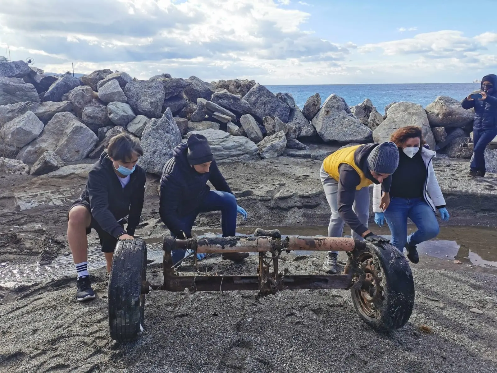 Parco Lineare Sud, raccolti quintali di rifiuti lungo il litorale