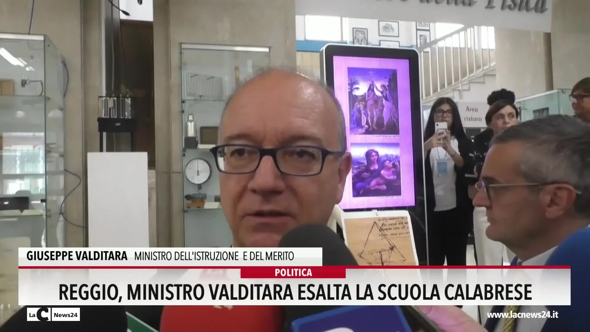 Reggio, ministro Valditara esalta la scuola calabrese
