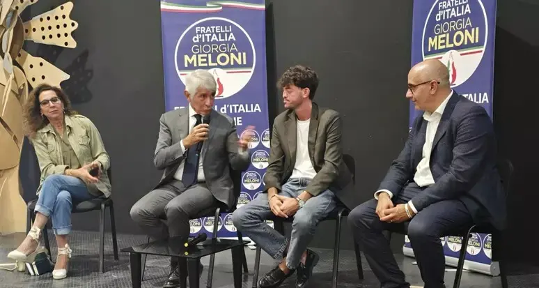 Regionali, il ministro Abodi a Crotone: «Occhiuto merita la rielezione, ha saputo immaginare un futuro positivo per la Calabria»\n