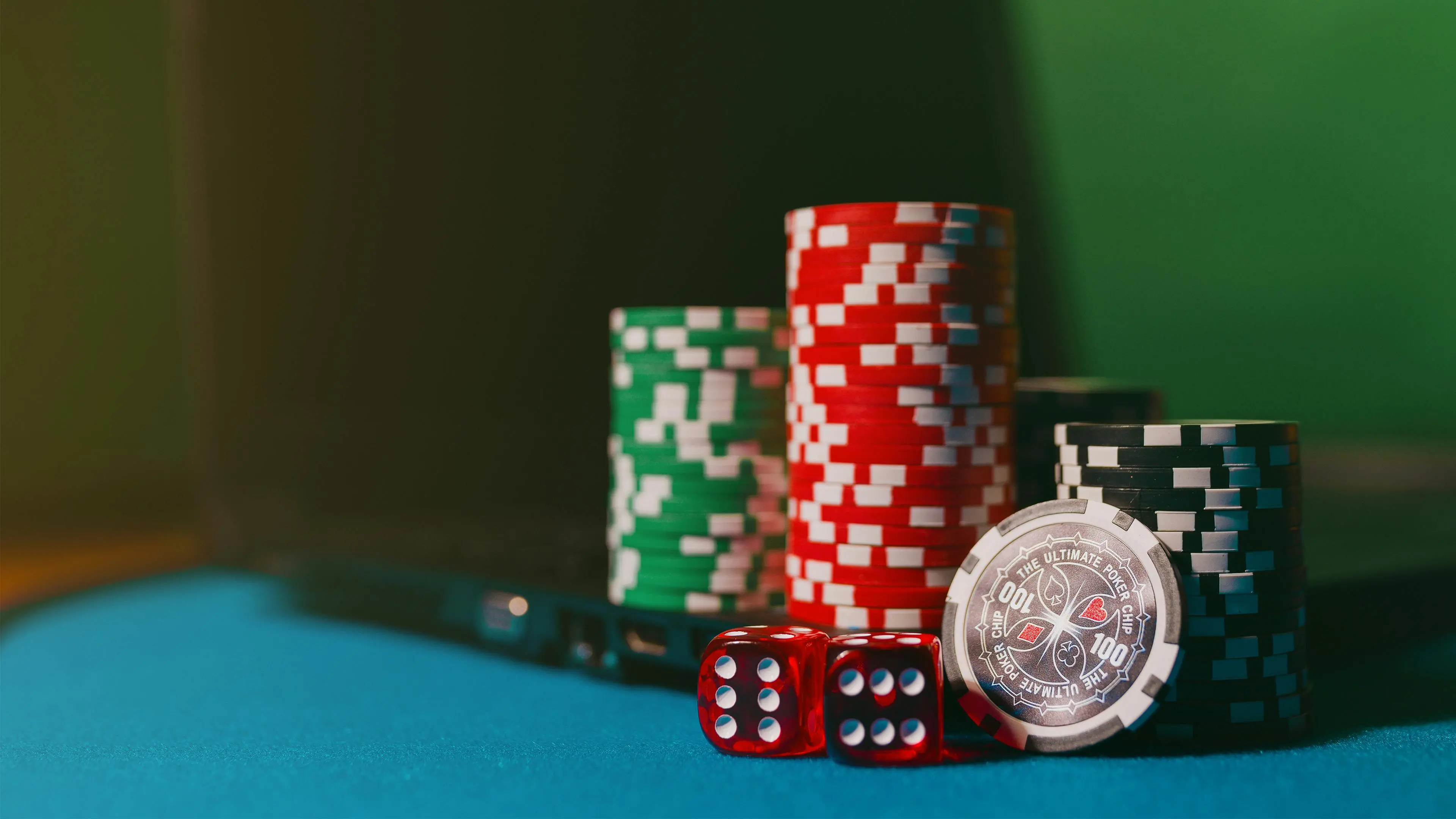 Gioco d’azzardo, Calabria maglia nera d’Italia: in un anno bruciati quattro miliardi di euro, Reggio la città che spende di più\n