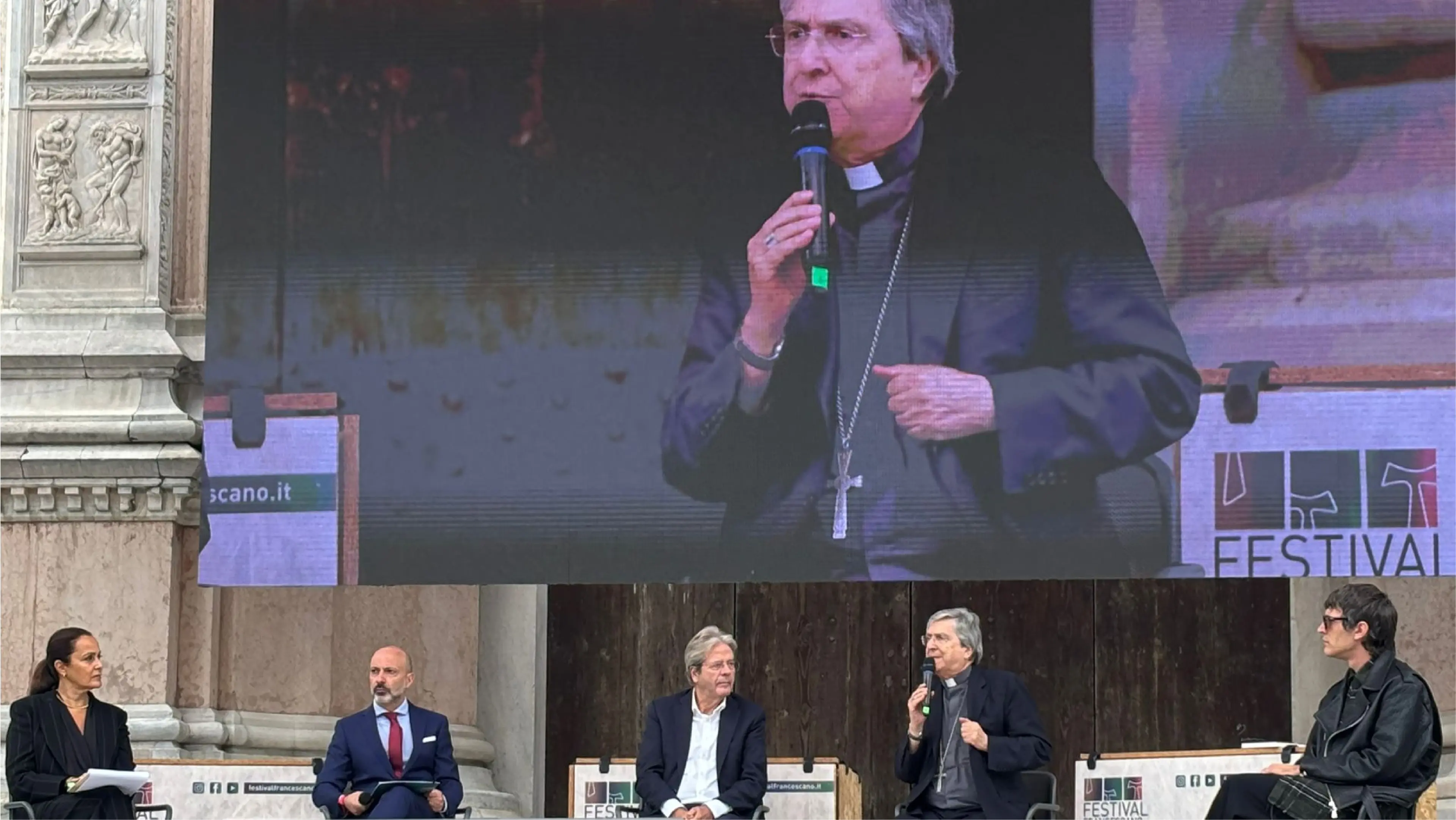 Mons.\u00A0Savino al Festival Francescano 2025: «La sfida di oggi è trasformare i legami\u00A0virtuali in vicinanza reale»