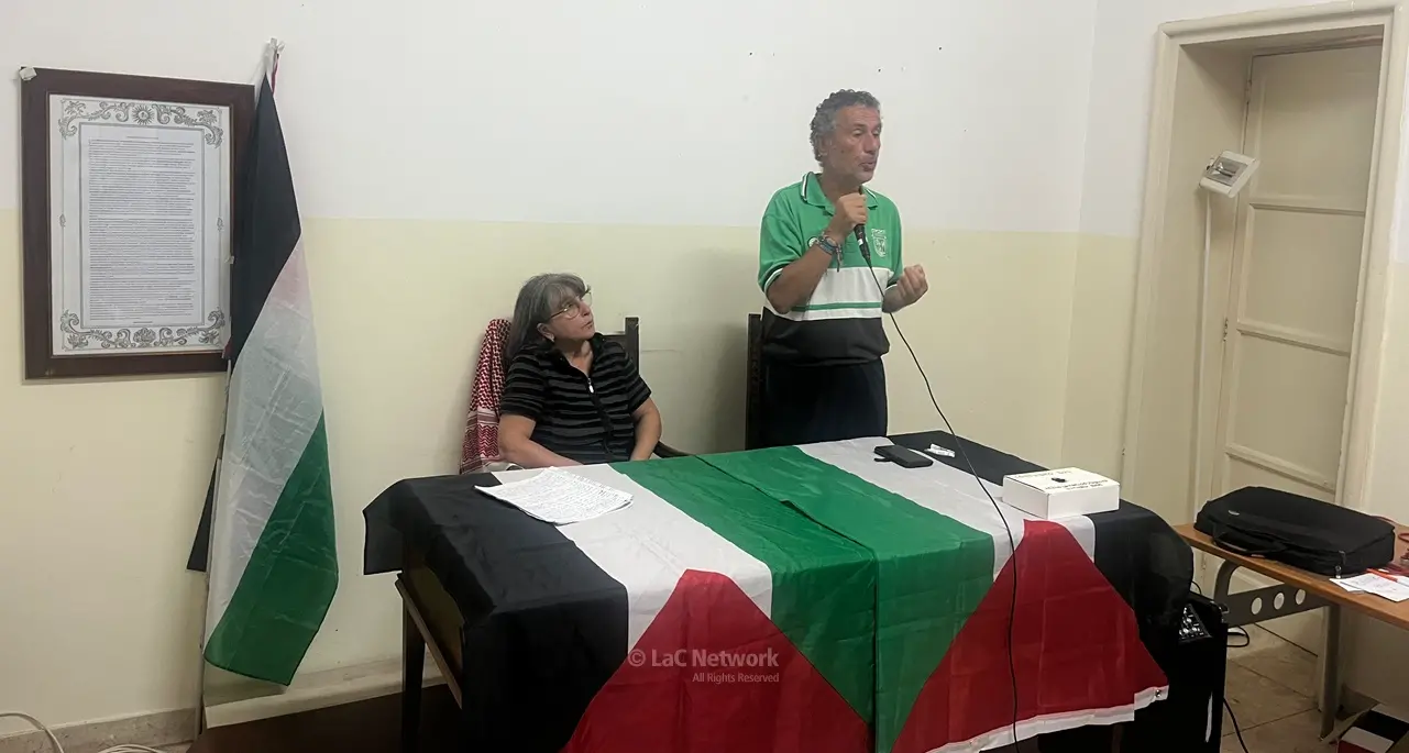 Reggio, l’attivista che a luglio è stato arrestato a bordo della\u00A0Freedom Flotilla diretta a Gaza: «Sto\u00A0rivivendo tutto, ma lo rifarei»