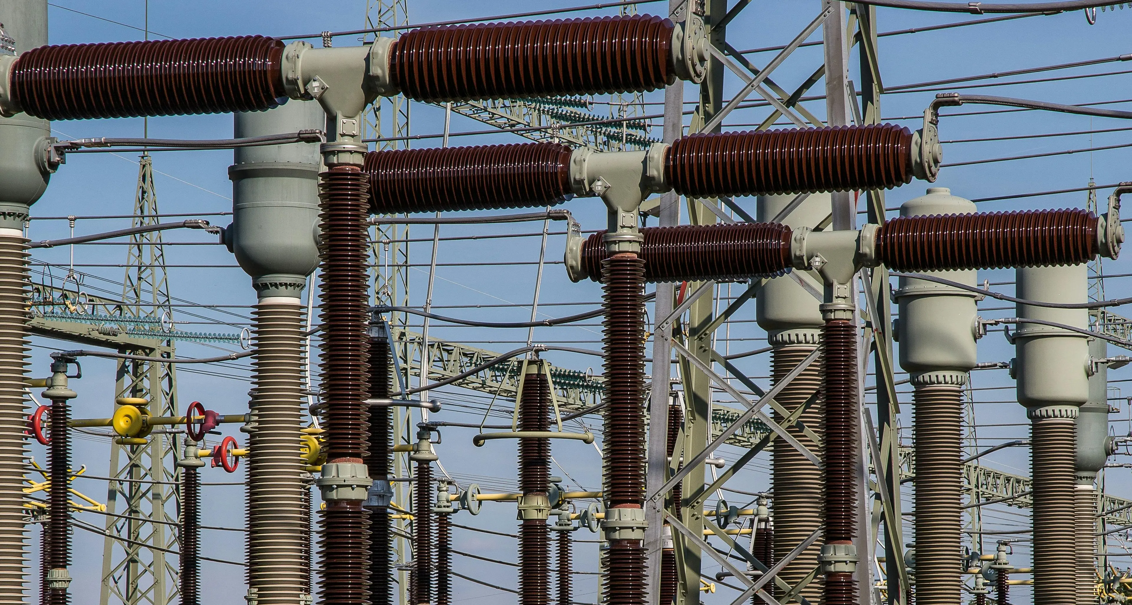 Spesa energetica e tasse ambientali, in Italia 11 miliardi di tasse in più rispetto alla media europea\n