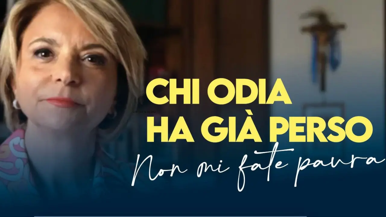 Vibo, Maria Limardo risponde a un hater che le augura di «bruciare viva»: «Tridico prenda le distanze da tutto questo odio»\n