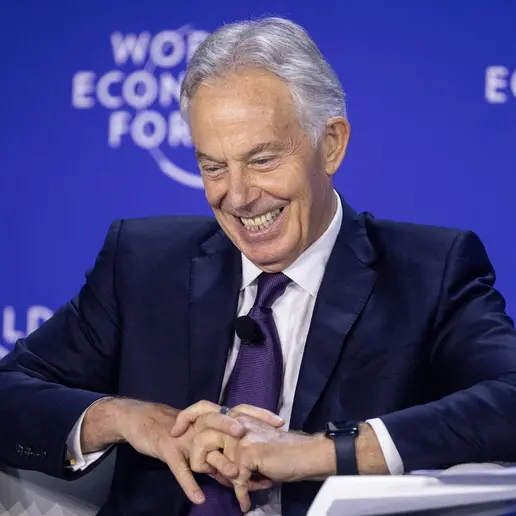 Tony Blair, architetto di fallimenti:\u00A0la pace a Gaza affidata a chi ha già bruciato il Medio Oriente\n