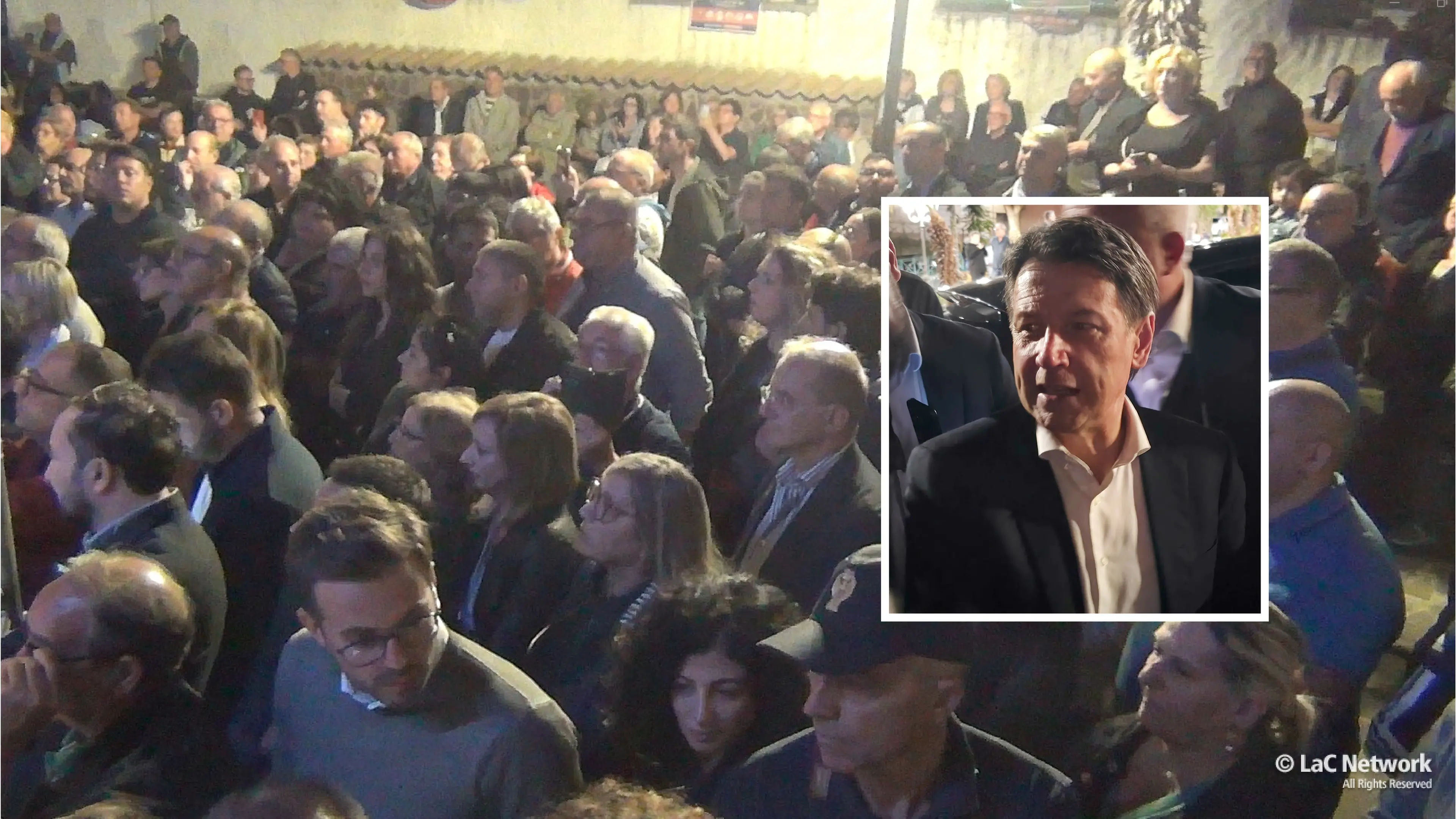 L’annuncio\u00A0di Conte rompe il comizio a\u00A0Cassano allo Ionio: «Flotilla sotto attacco, devo tornare\u00A0a Roma. Il Governo deve agire»\n
